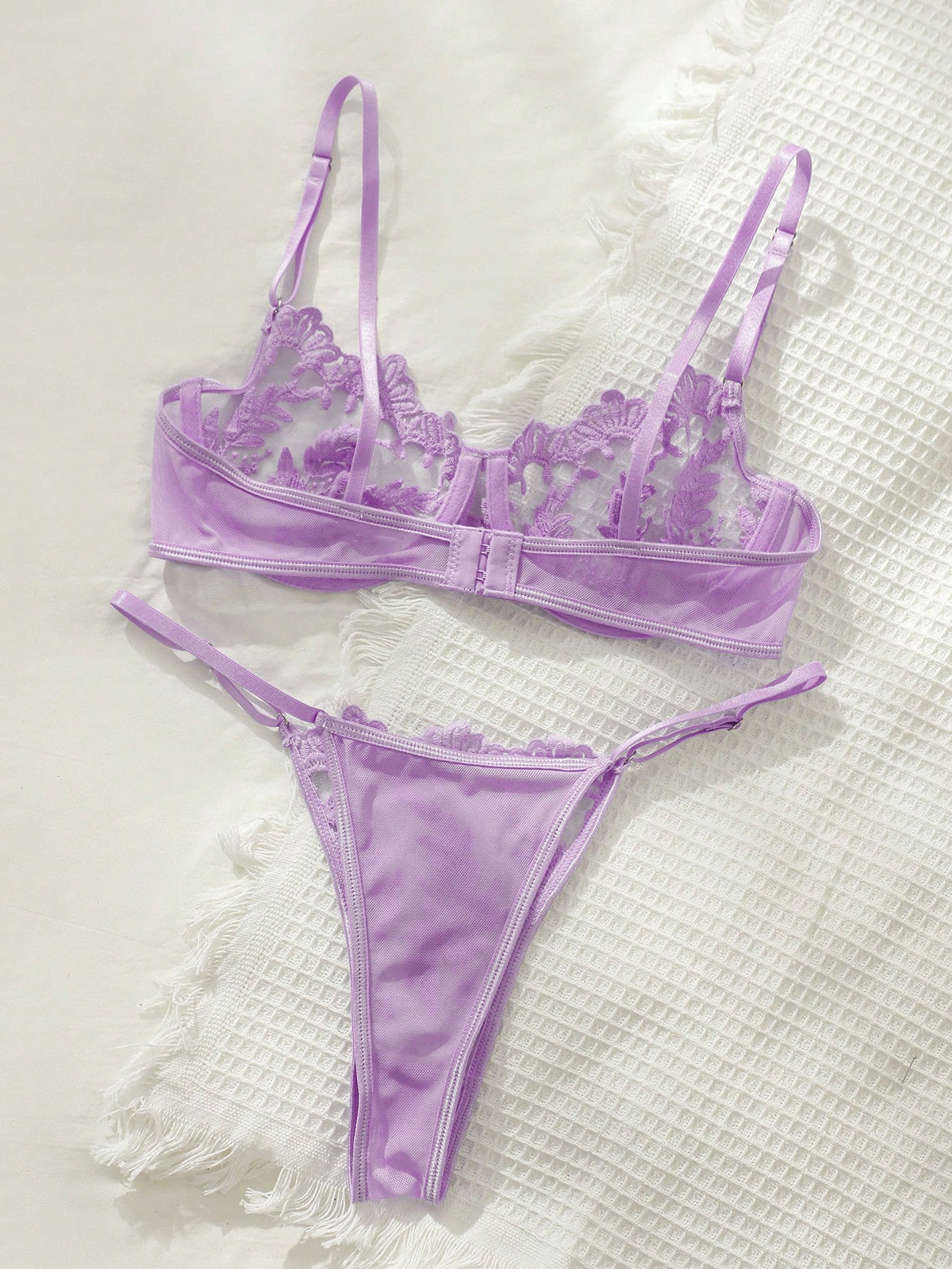 Floral Lace Underwire Lingerie Set
