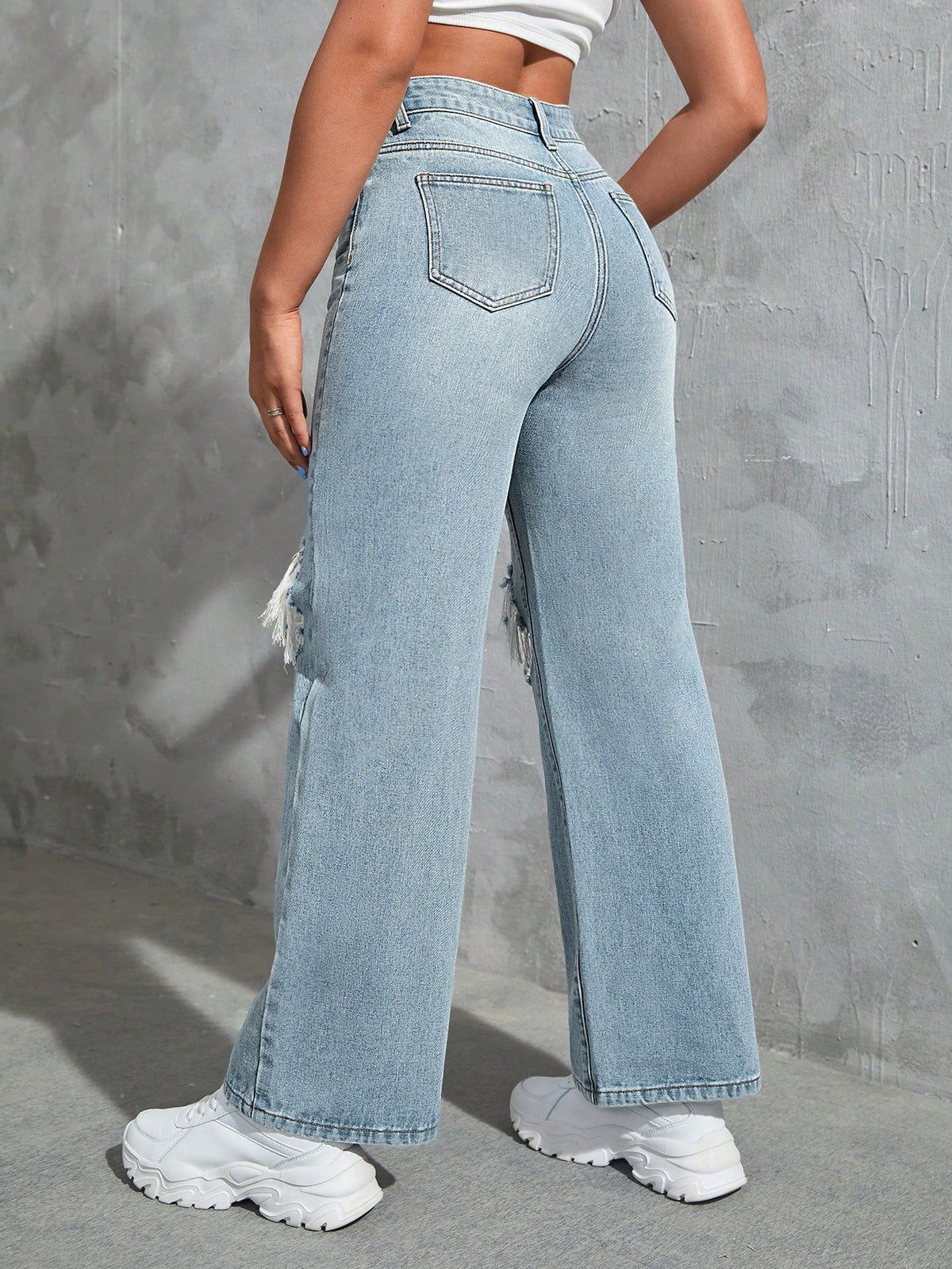 EZwear Cut Out Ripped Jeans